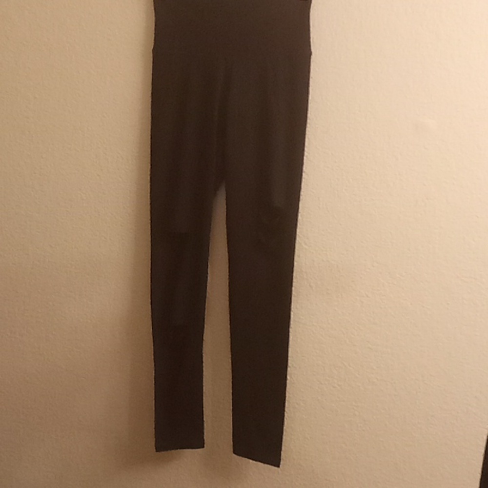 NEW aerie School Party Festival Gym Yoga Size S/P Black Color A25